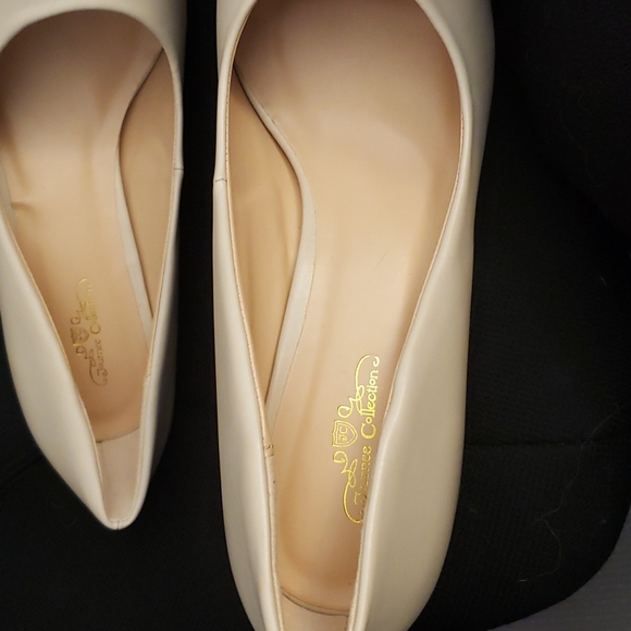 Ladies heels - Picture 3 of 4